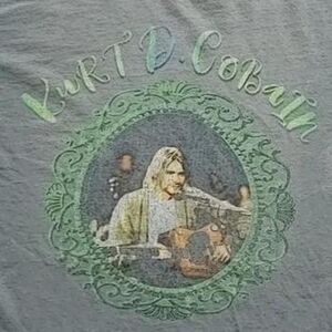 Vintage Kurt Cobain Memorial T-Shirt 90s Style Nirvana Graphic Tee Green Size S